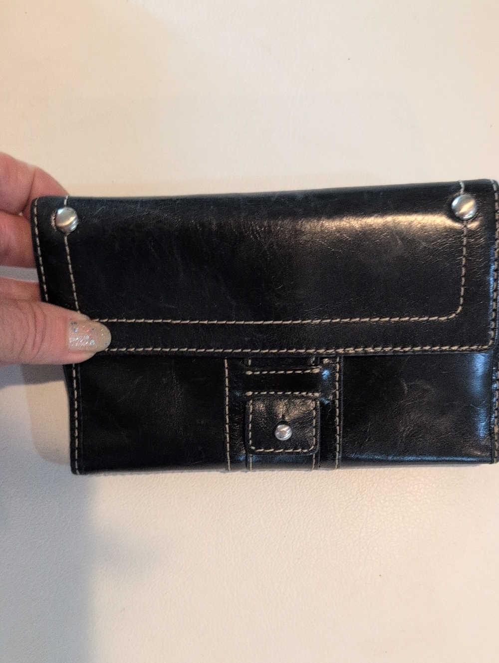 Kenneth Cole New York Black Leather Wallet With Silver Hardware